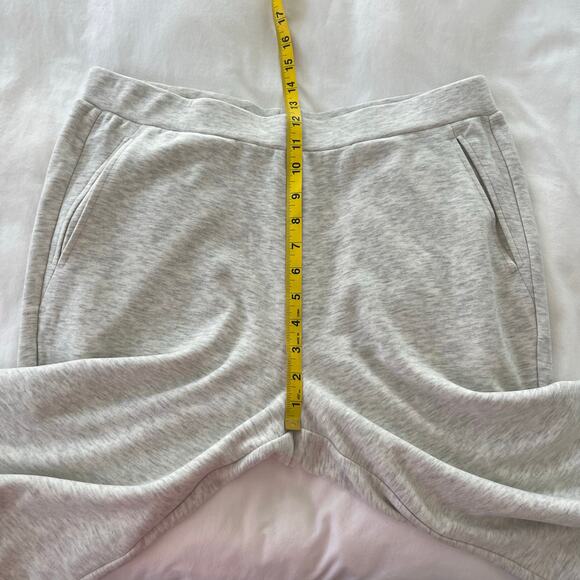 Barefoot Dreams Malibu NWT Butter Fleece Jogger Cream Sweatpants Loungewear - Picture 8 of 12
